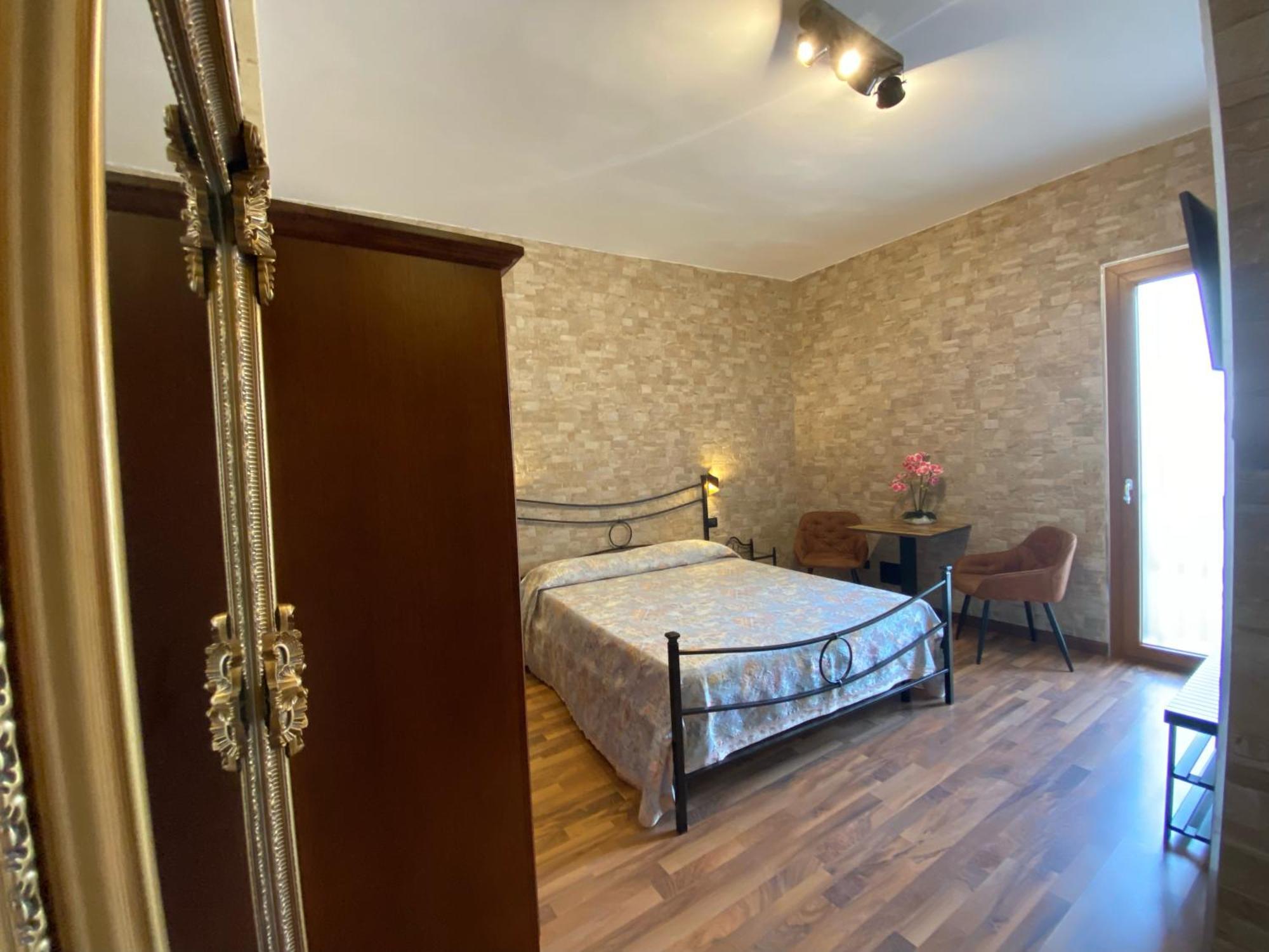 Uria Rooms & Suite B&B Vieste Bagian luar foto